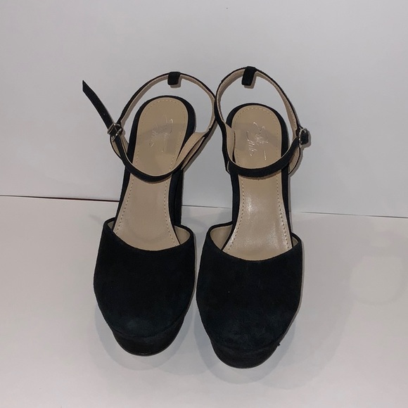 LF Sole Child Heels - Picture 1 of 4